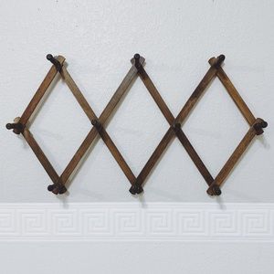 Vtg Accordion Peg Rack (Large)
